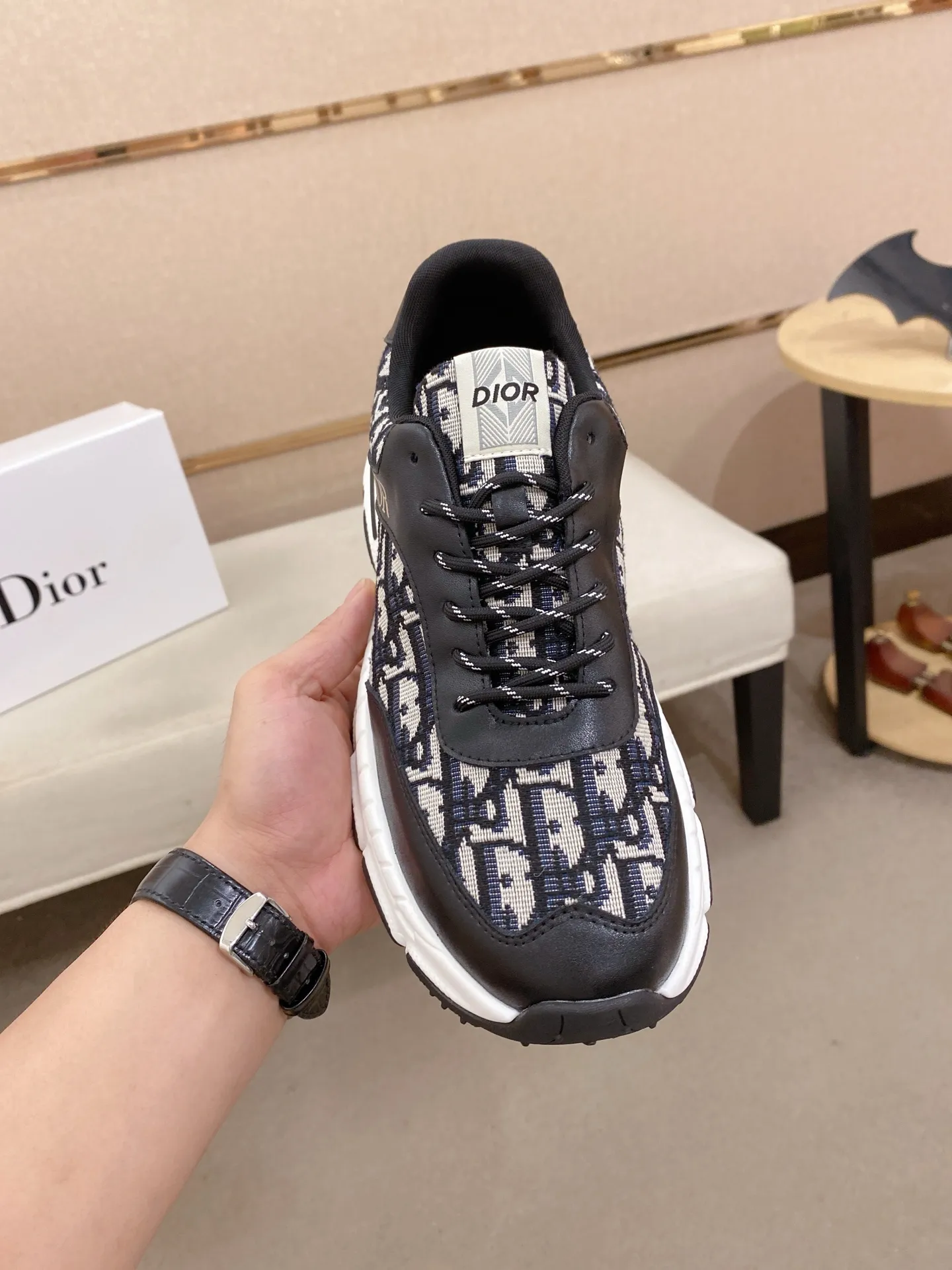 Men's clothing and shoes 442💰🇮🇹🇮🇹Dior d The new model is on sale at the same time at the counter. The upper 🇮🇹 is imported Italian first-layer cowhide, and the lining is fully imported sheepskin 💪💪. It is a complete 1⃣️ to 1⃣️ replica 🇮🇹💪💪, ⚠ Sole: The original sole is specially provided by the original factory. The exclusive movable molded sole is super comfortable. ⚠Original factory single goods, 🔍🔍high quality, you can enter and leave the counter at will, welcome to compare⚠. Code number: 38-44. Can be customized for 45 non-refundable.